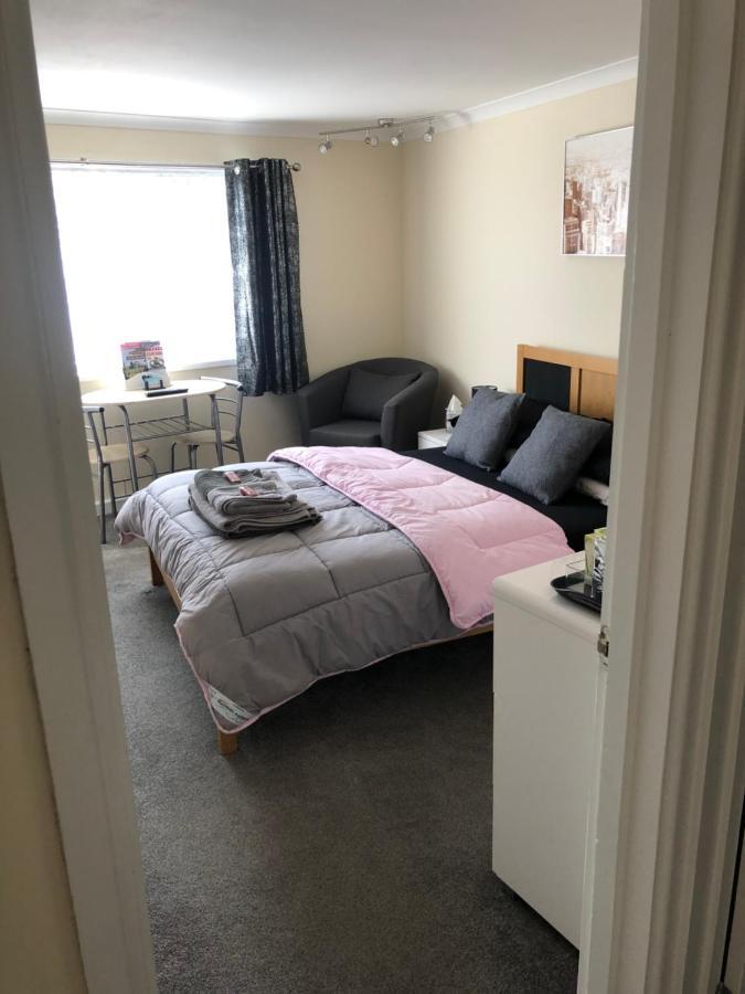 Apartment Spring Breaks Near Charlestown From 85 Pounds Per Night! *